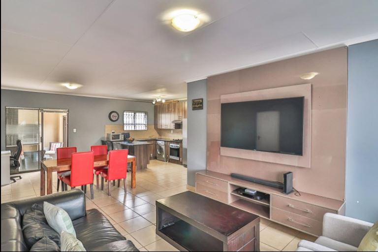 3 Bedroom Property for Sale in Noordwyk Gauteng