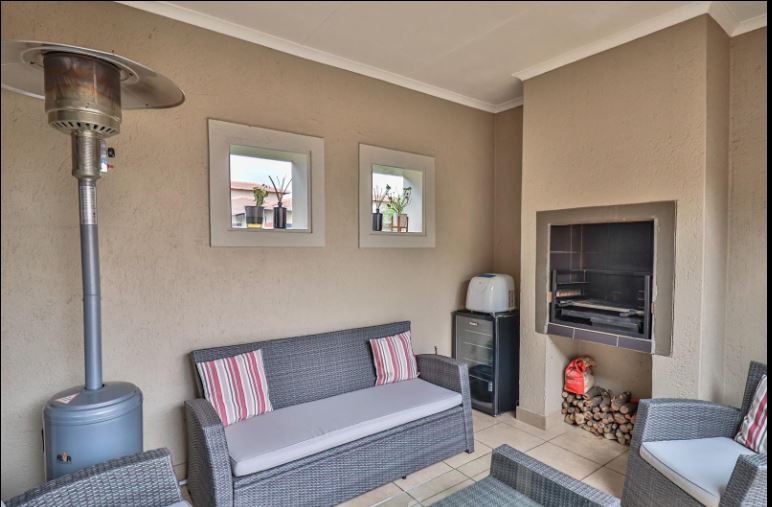 3 Bedroom Property for Sale in Noordwyk Gauteng