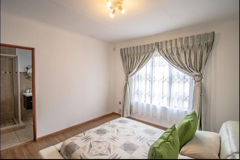 3 Bedroom Property for Sale in Noordwyk Gauteng