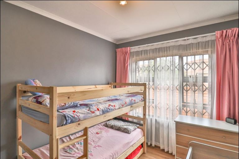 3 Bedroom Property for Sale in Noordwyk Gauteng