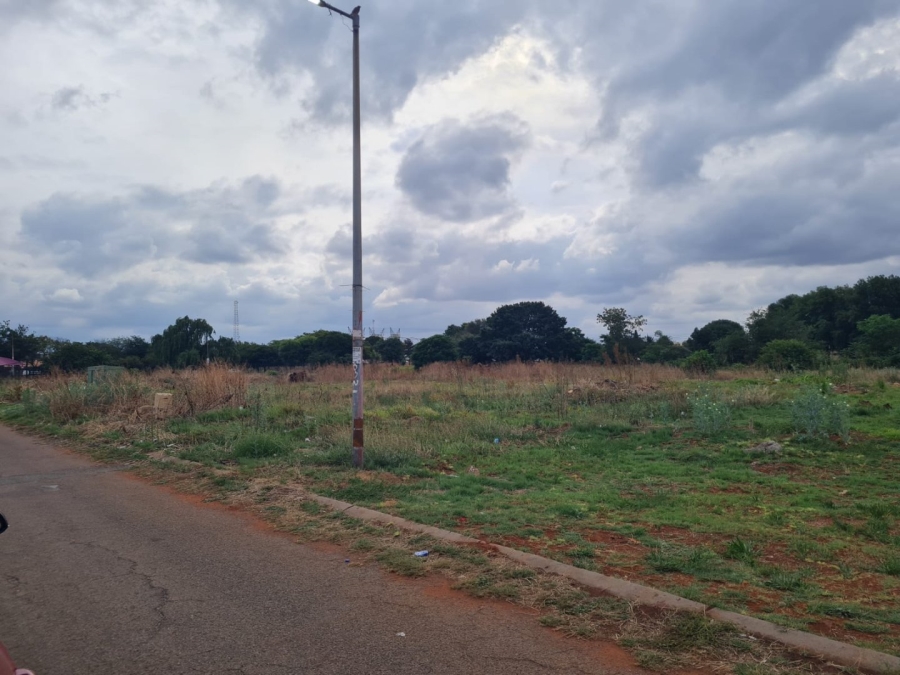 Commercial Property for Sale in Lenasia Ext 13 Gauteng