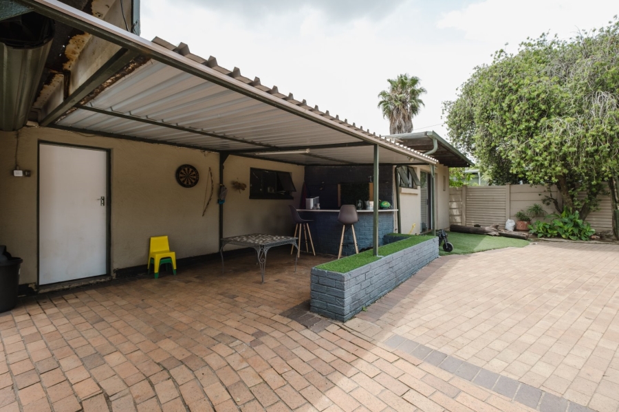 3 Bedroom Property for Sale in Roseacre Gauteng