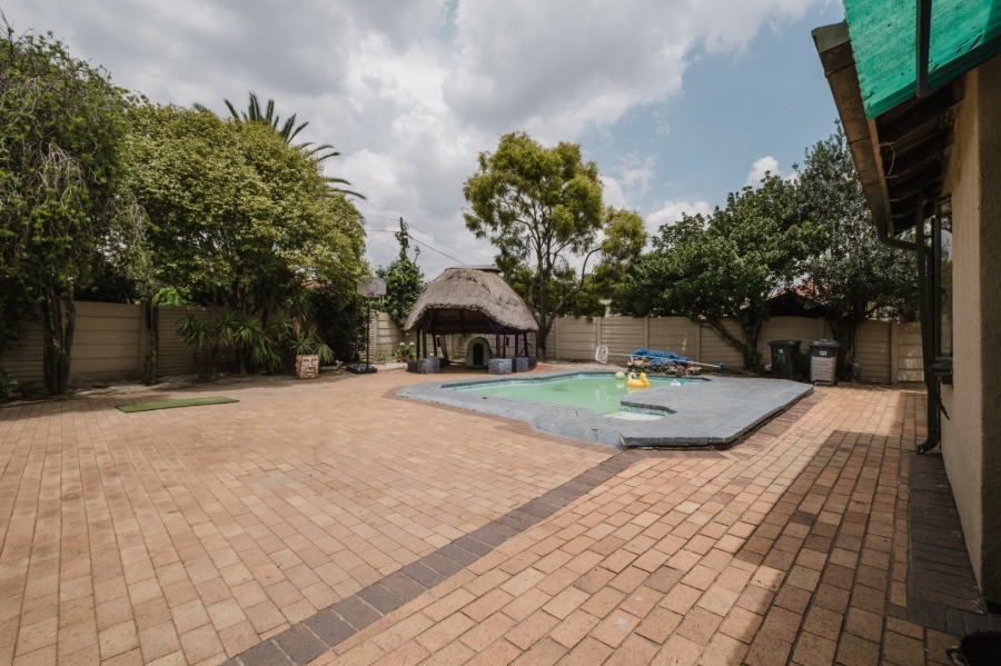3 Bedroom Property for Sale in Roseacre Gauteng