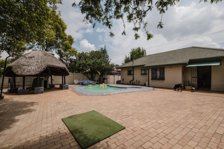 3 Bedroom Property for Sale in Roseacre Gauteng