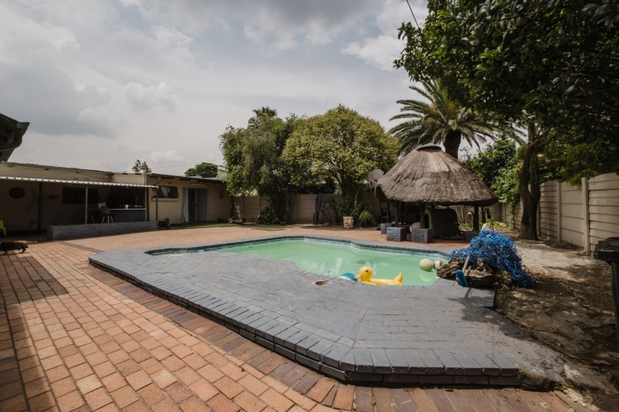 3 Bedroom Property for Sale in Roseacre Gauteng
