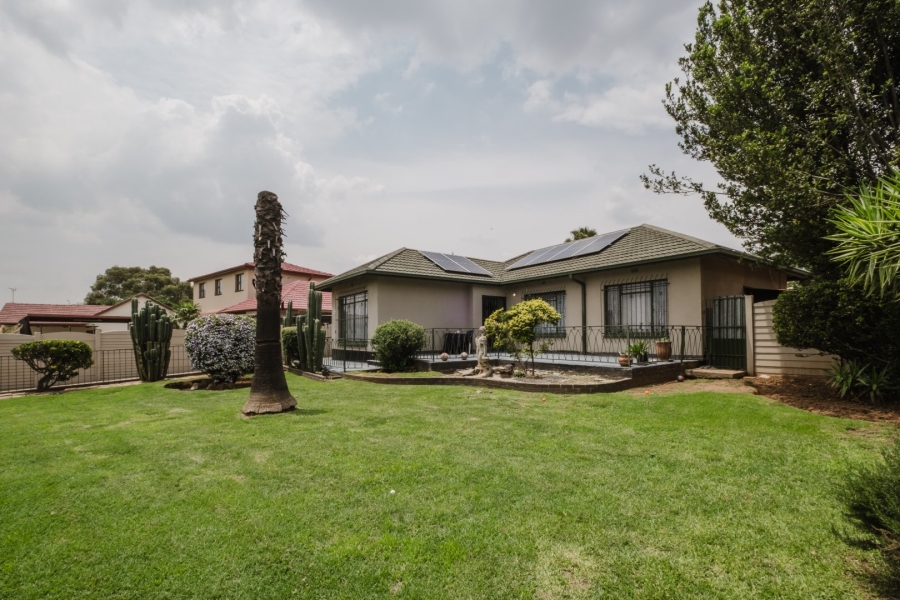 3 Bedroom Property for Sale in Roseacre Gauteng