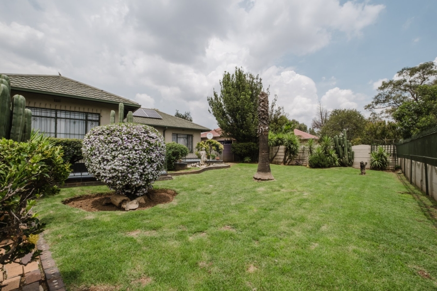 3 Bedroom Property for Sale in Roseacre Gauteng