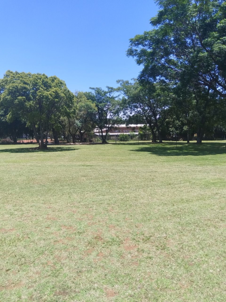 2 Bedroom Property for Sale in Die Hoewes Gauteng