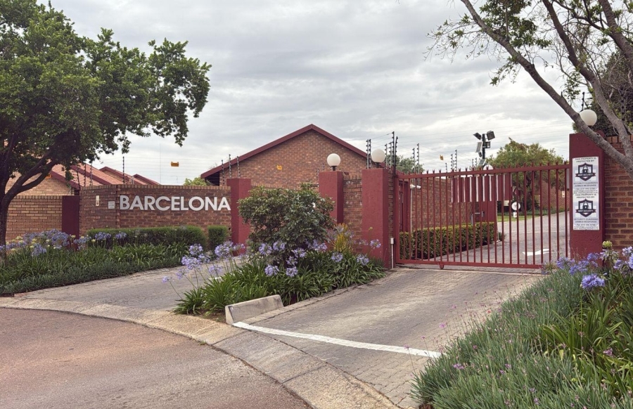 2 Bedroom Property for Sale in The Reeds Gauteng