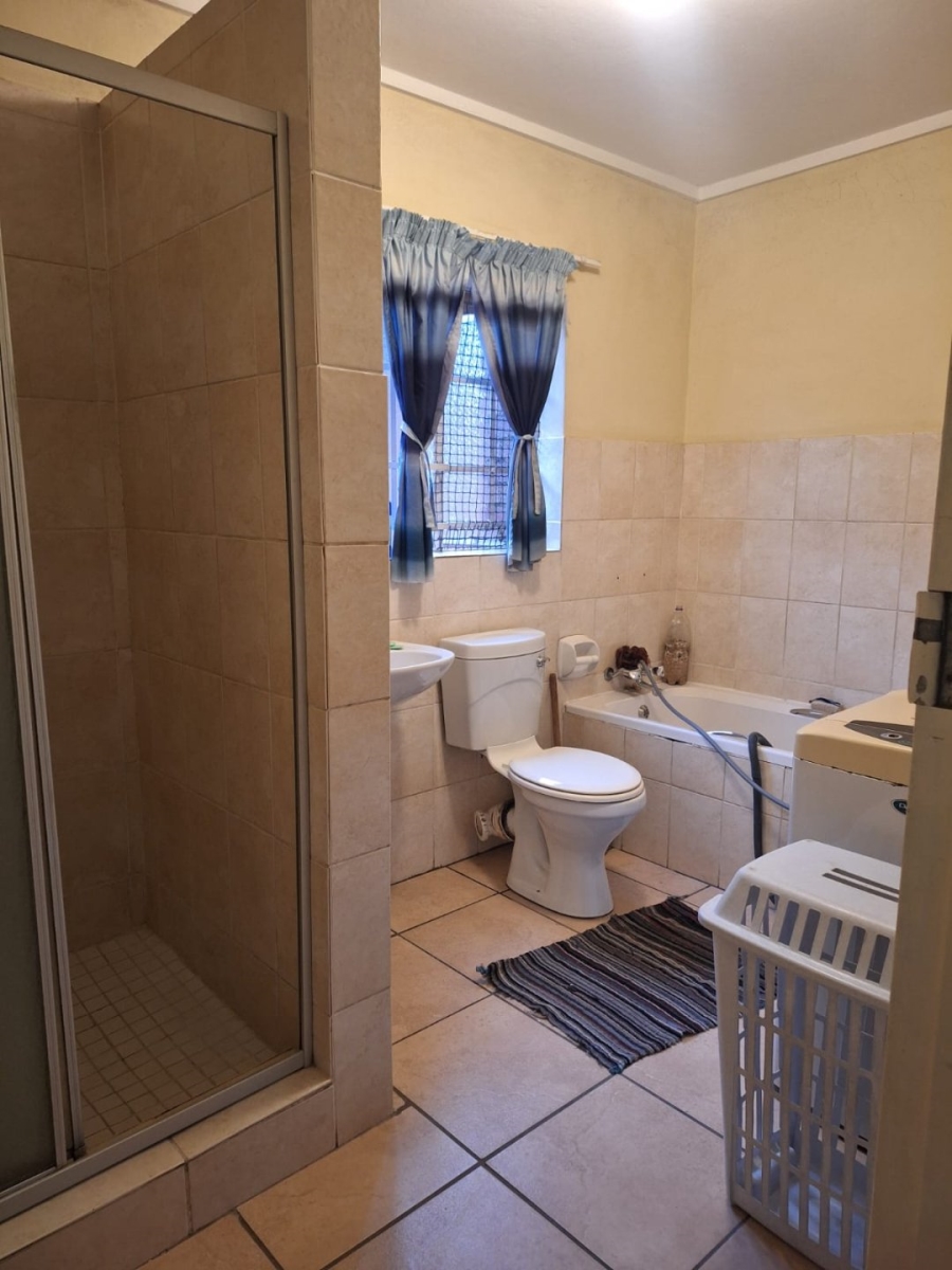 2 Bedroom Property for Sale in The Reeds Gauteng