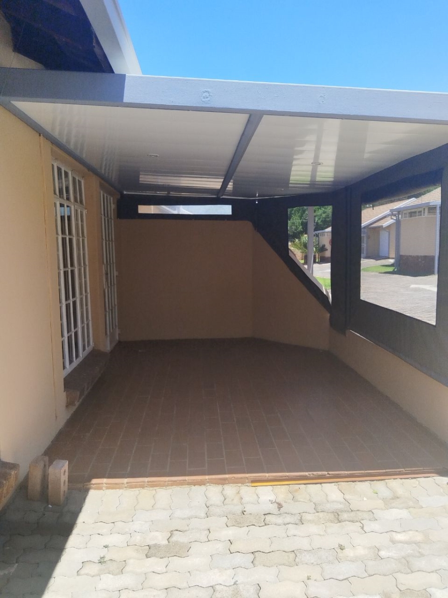 To Let 2 Bedroom Property for Rent in Die Hoewes Gauteng