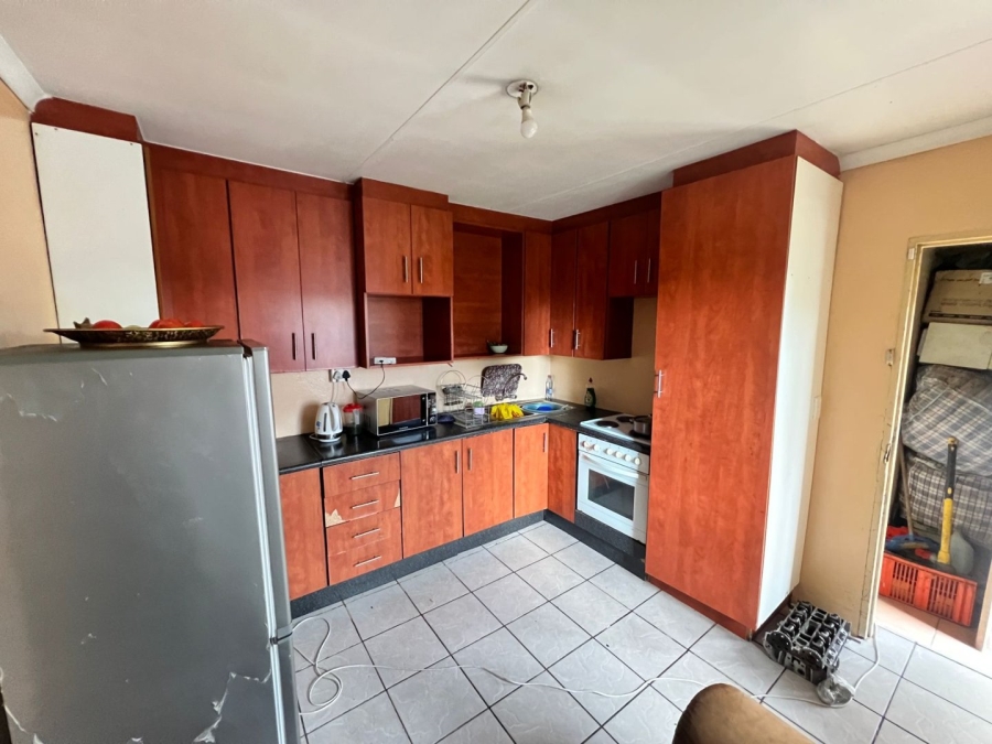 2 Bedroom Property for Sale in Birchleigh North Gauteng
