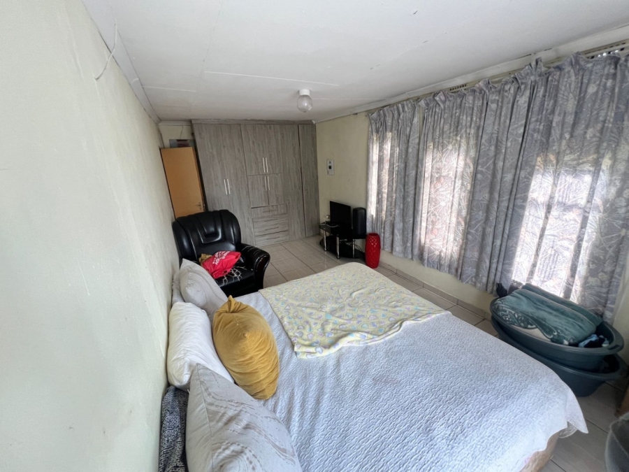 2 Bedroom Property for Sale in Birchleigh North Gauteng