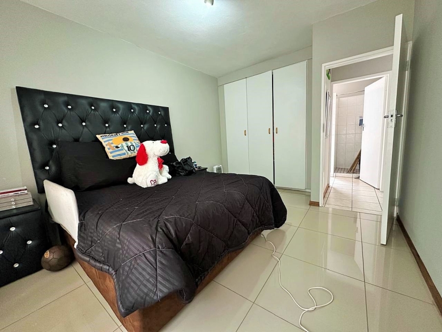 2 Bedroom Property for Sale in Die Hoewes Gauteng