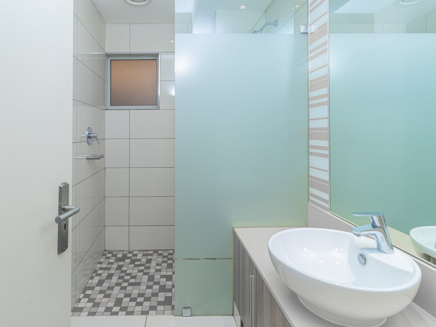 To Let 2 Bedroom Property for Rent in Rosebank Gauteng