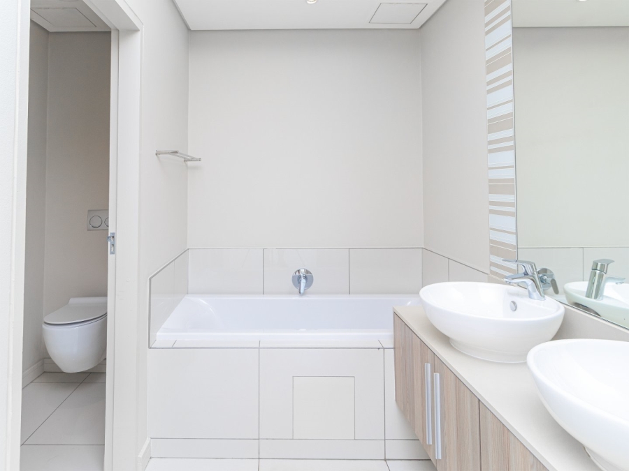 To Let 2 Bedroom Property for Rent in Rosebank Gauteng