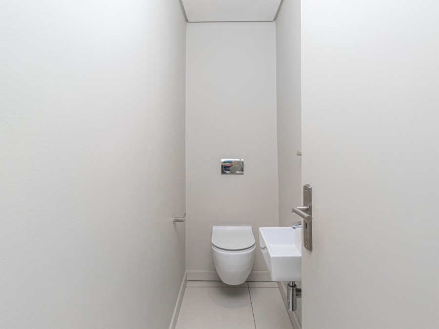 To Let 2 Bedroom Property for Rent in Rosebank Gauteng