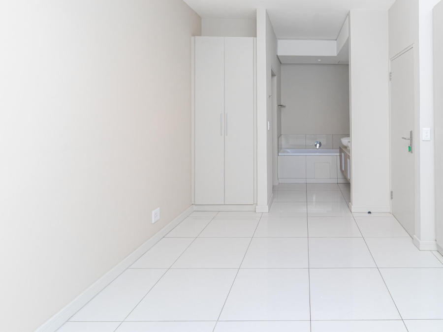 To Let 2 Bedroom Property for Rent in Rosebank Gauteng