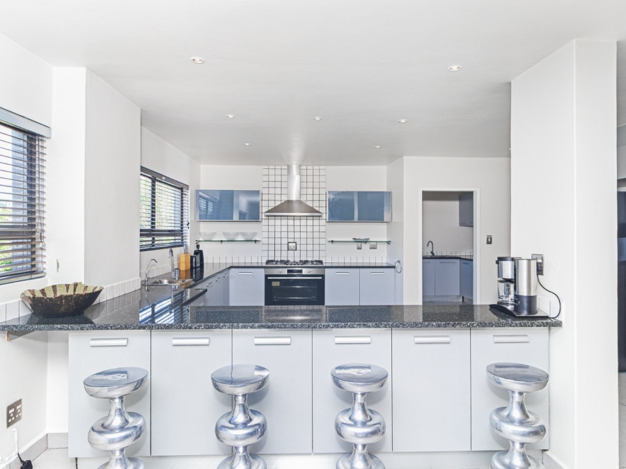 To Let 4 Bedroom Property for Rent in Sandown Gauteng