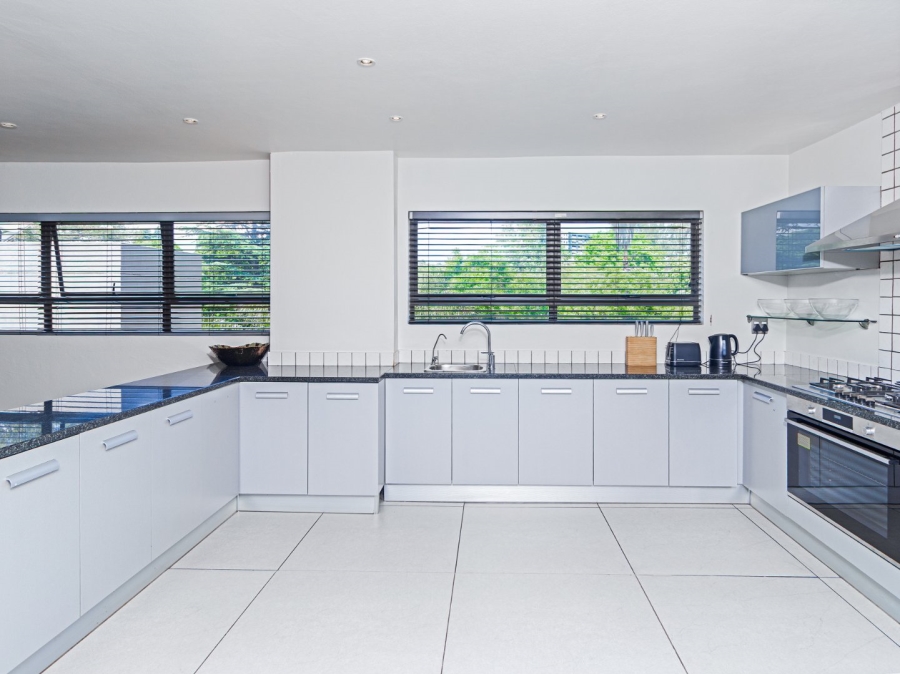 To Let 4 Bedroom Property for Rent in Sandown Gauteng