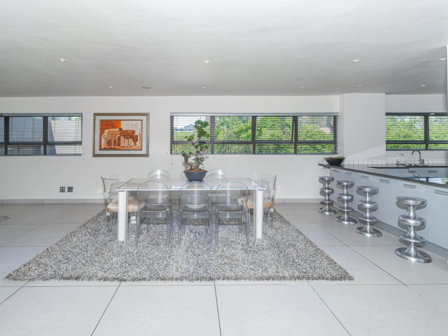 To Let 4 Bedroom Property for Rent in Sandown Gauteng