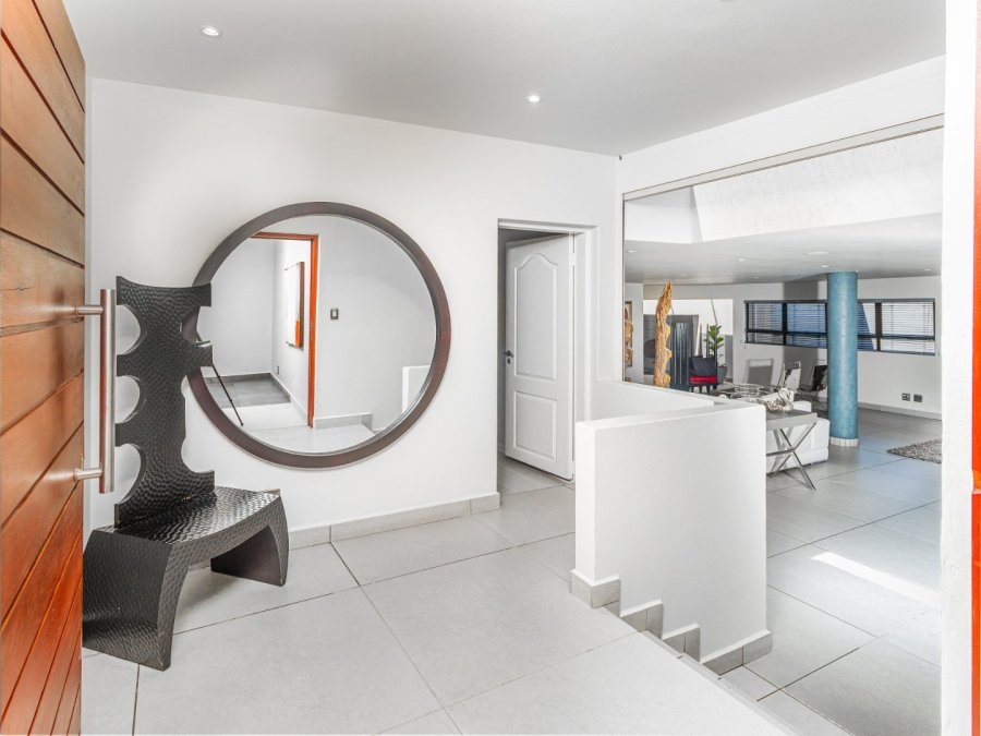 To Let 4 Bedroom Property for Rent in Sandown Gauteng