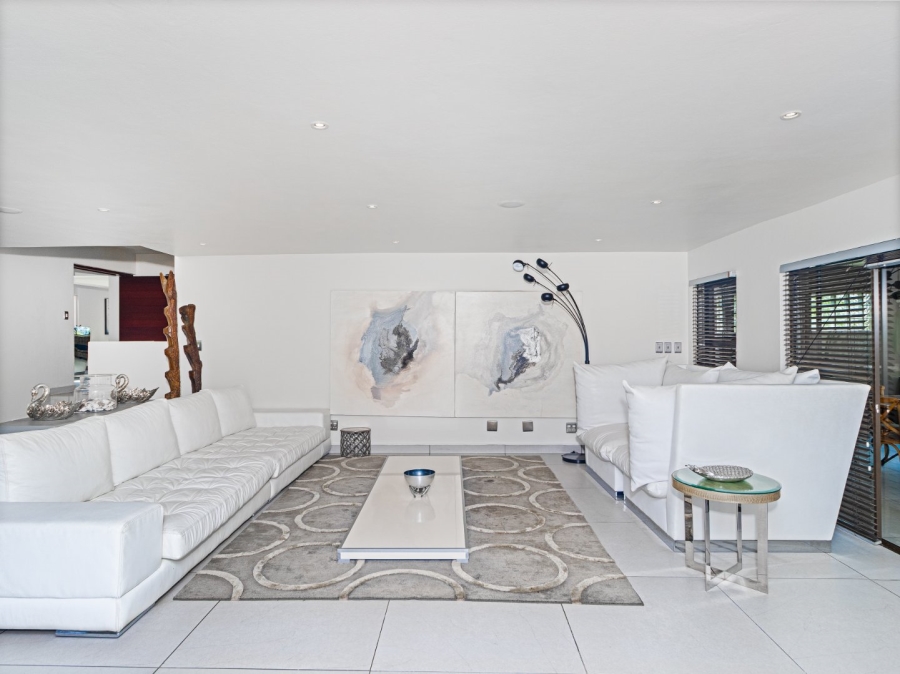 To Let 4 Bedroom Property for Rent in Sandown Gauteng