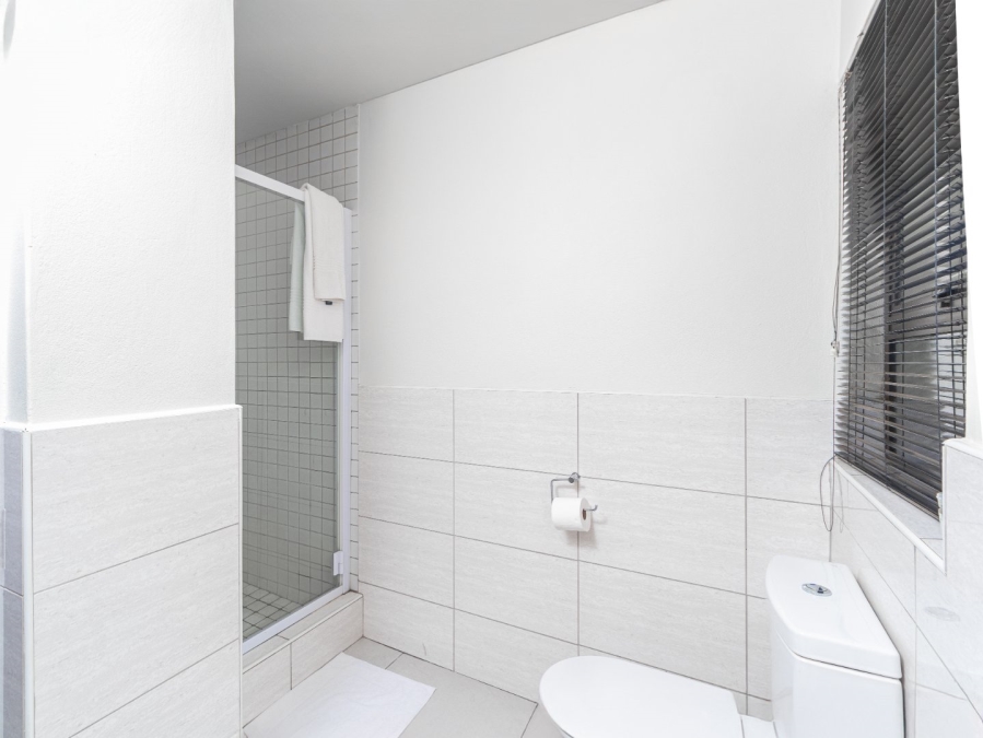 To Let 4 Bedroom Property for Rent in Sandown Gauteng