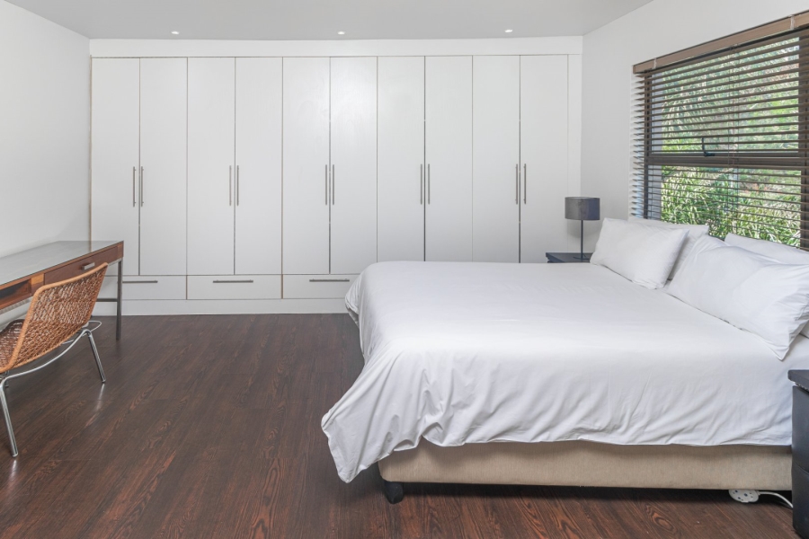 To Let 4 Bedroom Property for Rent in Sandown Gauteng