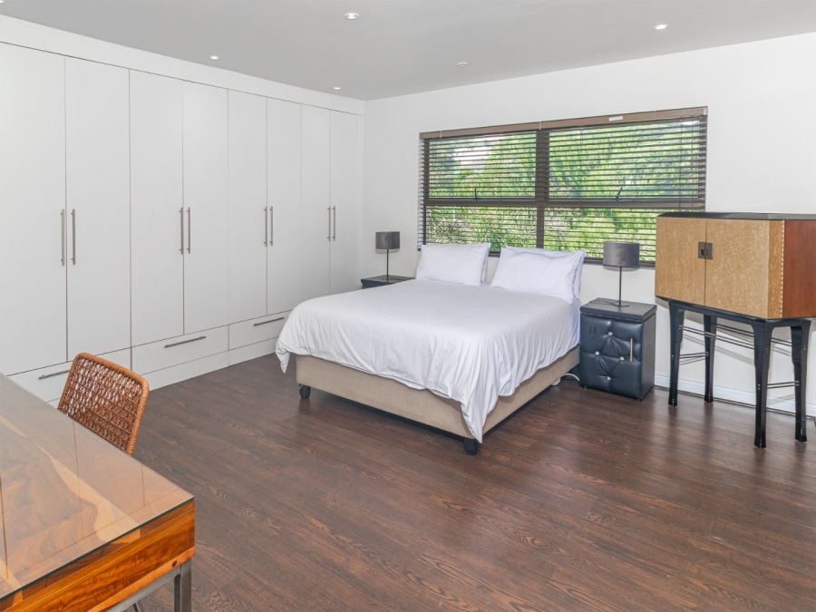 To Let 4 Bedroom Property for Rent in Sandown Gauteng