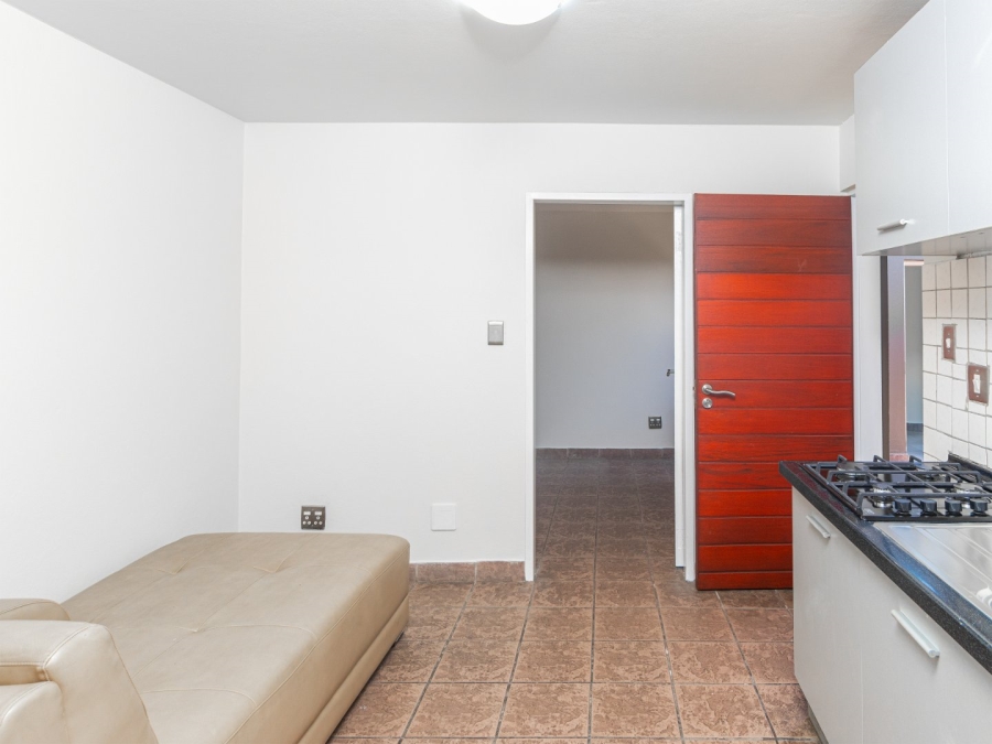 To Let 4 Bedroom Property for Rent in Sandown Gauteng