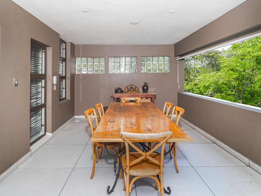 To Let 4 Bedroom Property for Rent in Sandown Gauteng