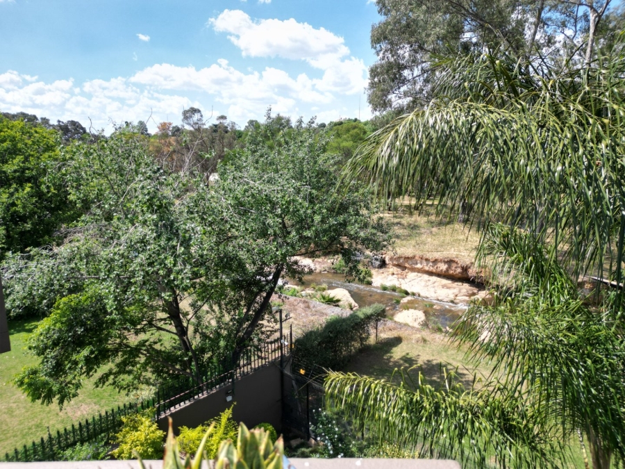 To Let 4 Bedroom Property for Rent in Sandown Gauteng