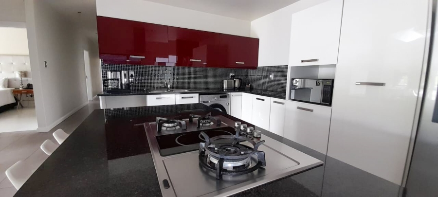 To Let 4 Bedroom Property for Rent in Sandown Gauteng