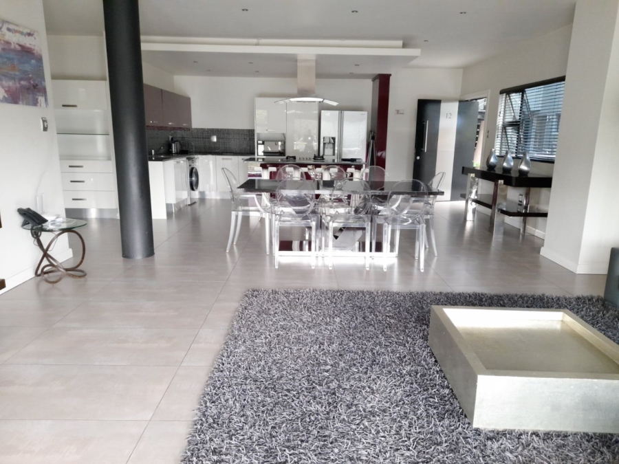 To Let 4 Bedroom Property for Rent in Sandown Gauteng