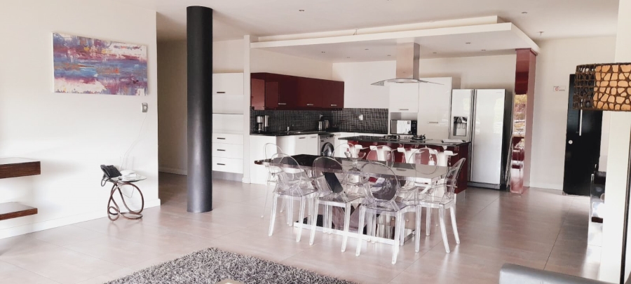To Let 4 Bedroom Property for Rent in Sandown Gauteng