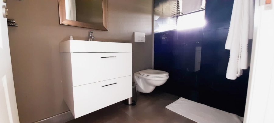 To Let 4 Bedroom Property for Rent in Sandown Gauteng