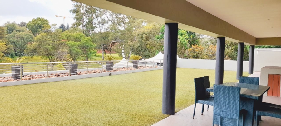 To Let 4 Bedroom Property for Rent in Sandown Gauteng