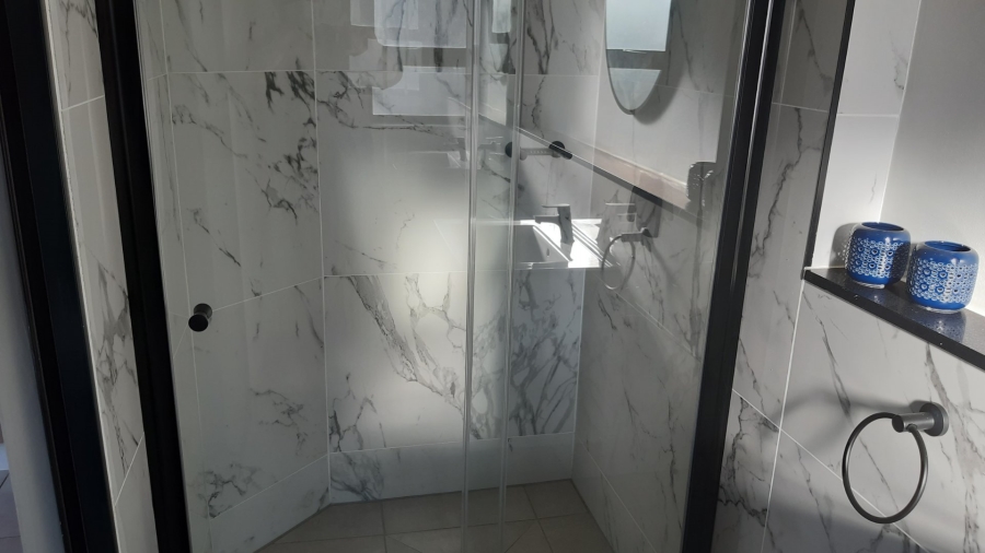 To Let 2 Bedroom Property for Rent in Waterfall Gauteng