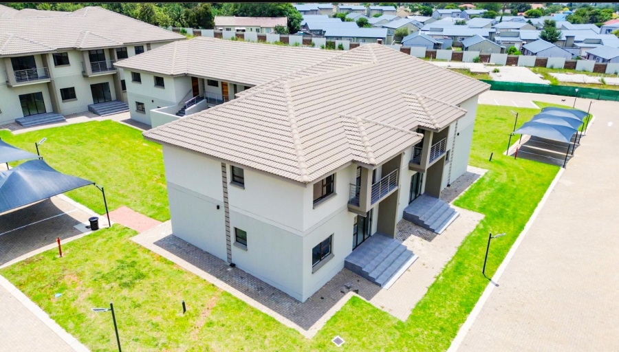 To Let 2 Bedroom Property for Rent in Noordwyk Gauteng