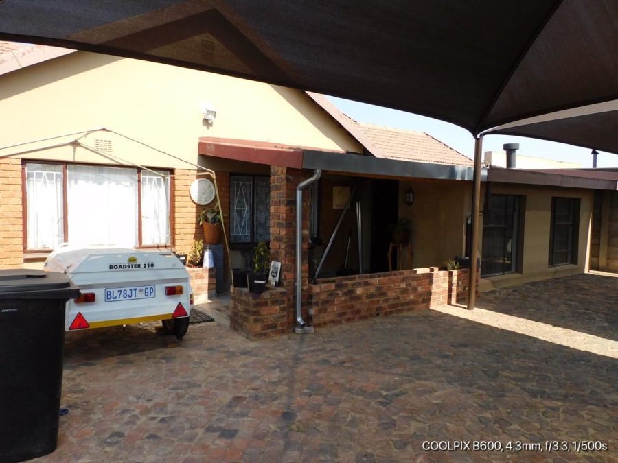 3 Bedroom Property for Sale in Van Dyk Park Gauteng
