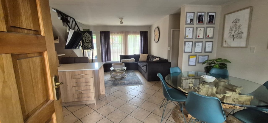 To Let 2 Bedroom Property for Rent in Vorna Valley Gauteng