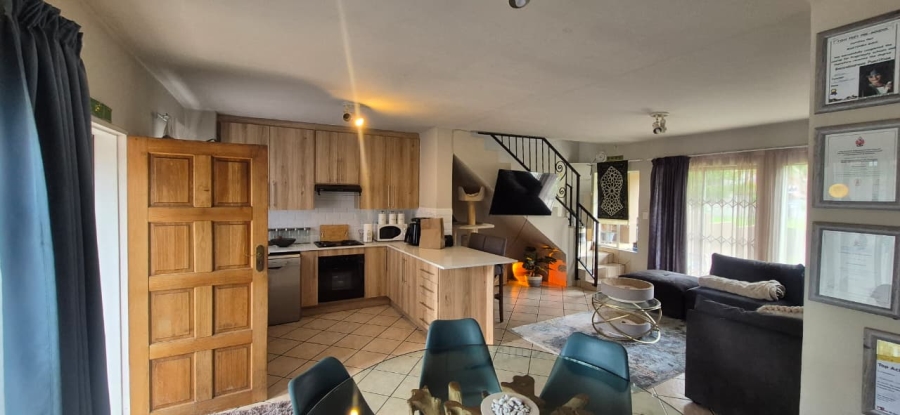 To Let 2 Bedroom Property for Rent in Vorna Valley Gauteng