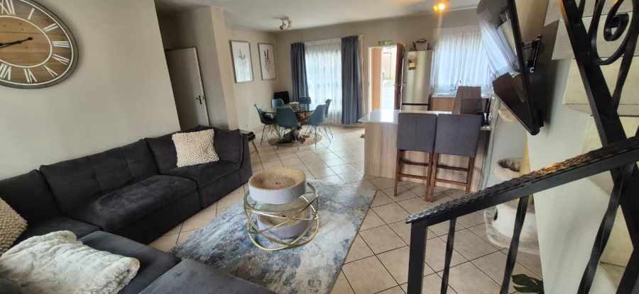 To Let 2 Bedroom Property for Rent in Vorna Valley Gauteng