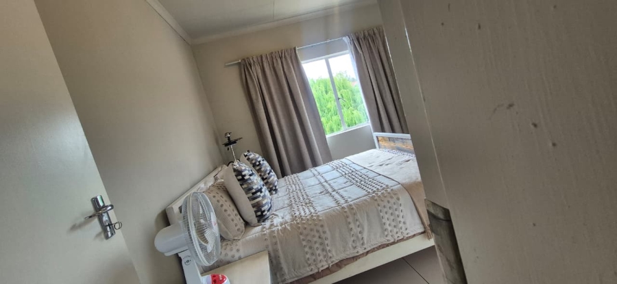 To Let 2 Bedroom Property for Rent in Vorna Valley Gauteng