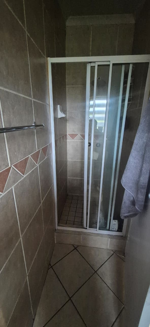 To Let 2 Bedroom Property for Rent in Vorna Valley Gauteng