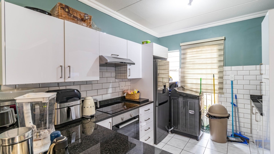 2 Bedroom Property for Sale in Kew Gauteng