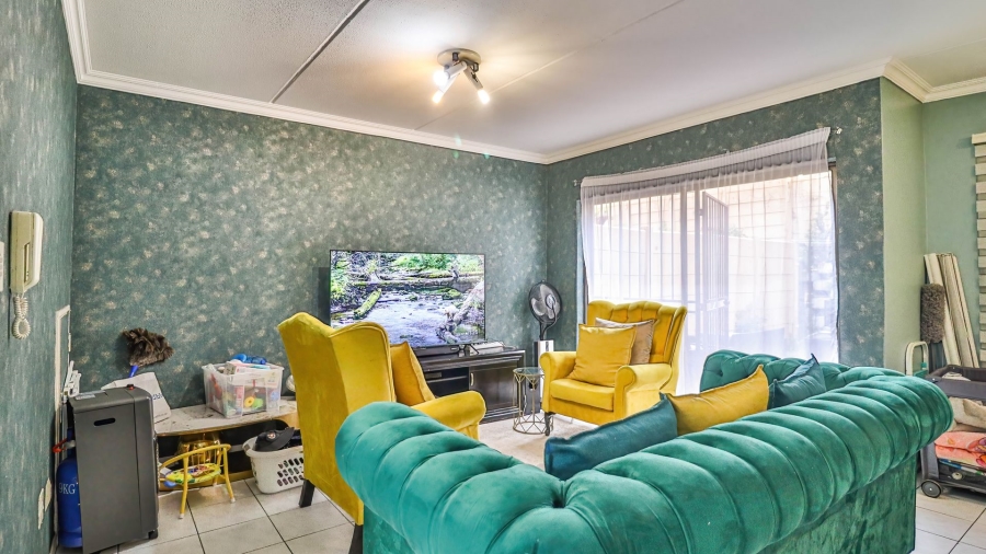 2 Bedroom Property for Sale in Kew Gauteng