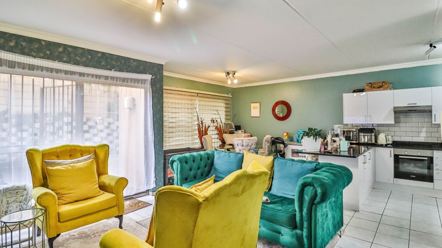 2 Bedroom Property for Sale in Kew Gauteng