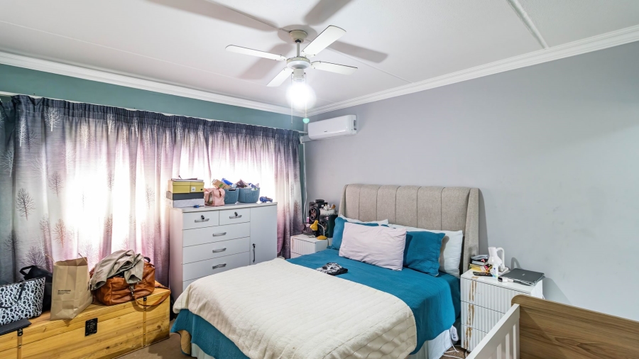 2 Bedroom Property for Sale in Kew Gauteng